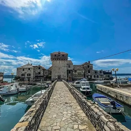 Brecic 1 公寓 Kaštela